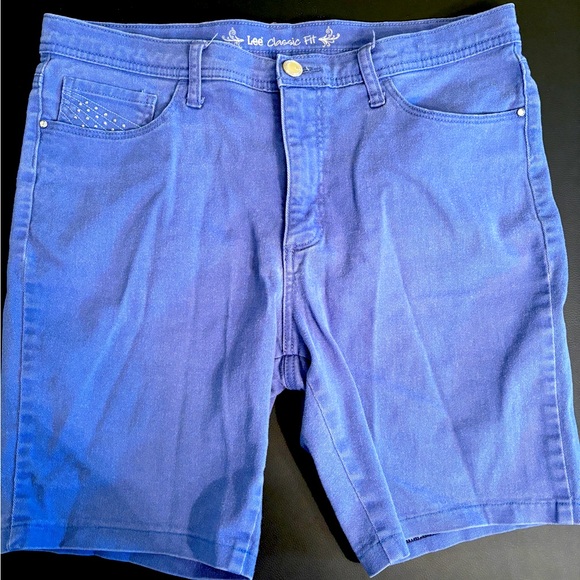 Lee Classic Fit Bermuda Shorts. - Picture 1 of 6